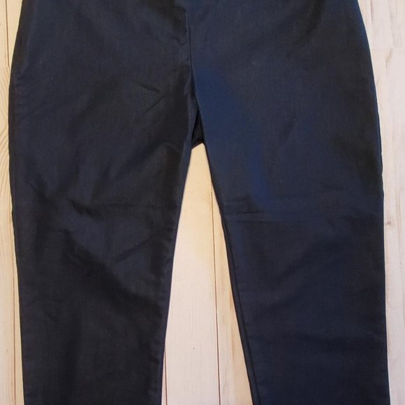 RockSteady Capri Navy with Side Zipper and Bows - Size 5 - Picture 4 of 5